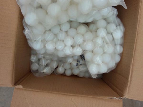 实心28mm硅胶球具有弹性好,耐磨,耐高温和不易脱落的优点